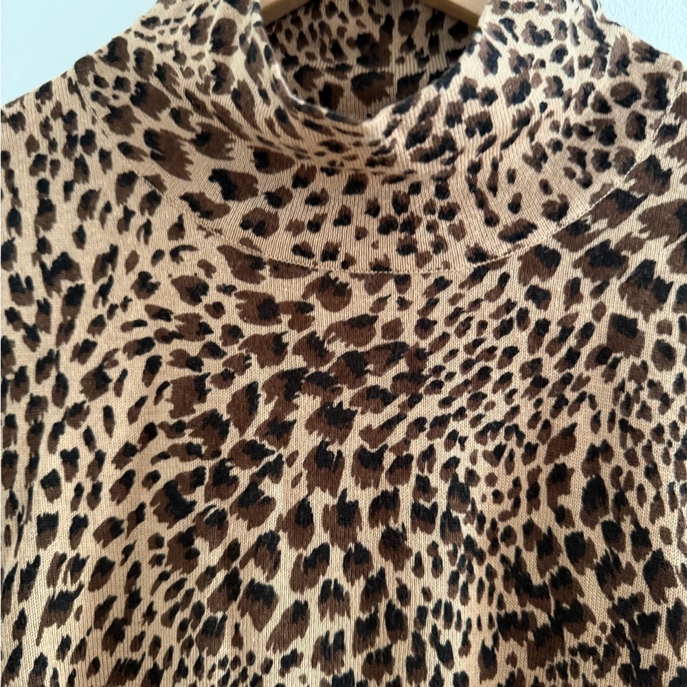 Vintage Talbots Mock Neck Animal Print Silk Camelhair Top Petite Medium CBK - Picture 3 of 10